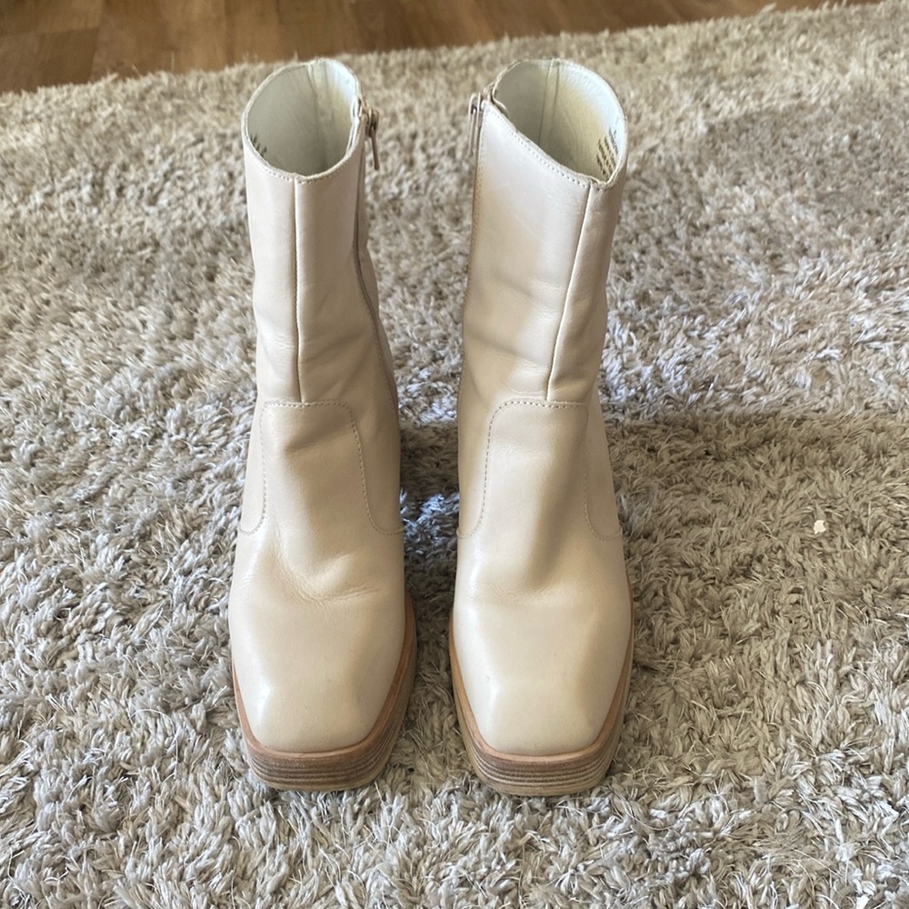 🌺🌼🌸 FREE PEOPLE leather boots 🌸🌼🌺